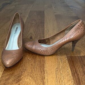 DKNYC Woman’s Brown Heels Size 9